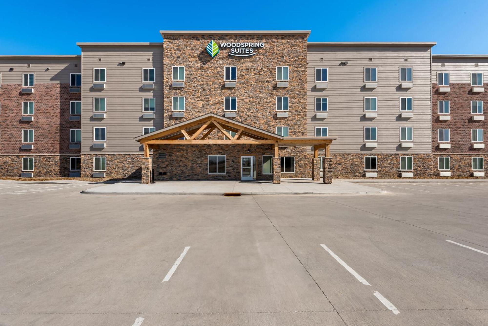 Woodspring Suites Coralville Iowa City מראה חיצוני תמונה